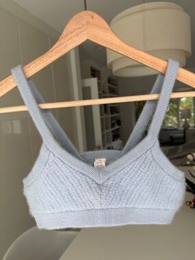 Alo Yoga Cashmere Plush Waffle V-Neck Bra Crystal Blue - Size Small